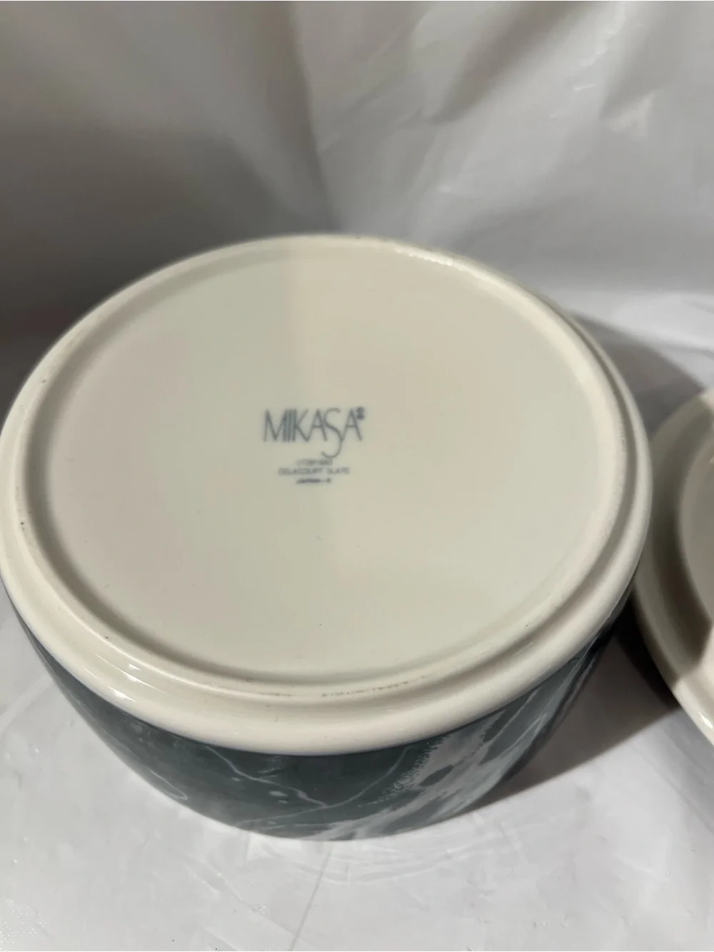Round Mikasa Delacourt Trinket Box